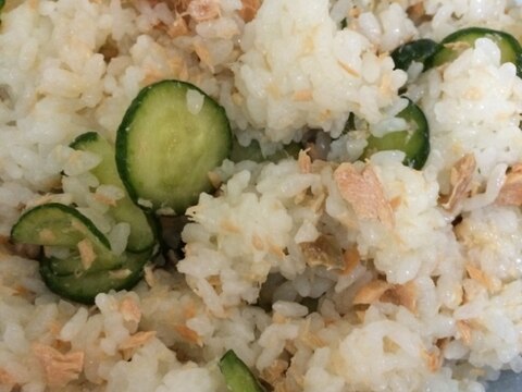 きゅうりと鮭の混ぜ寿司